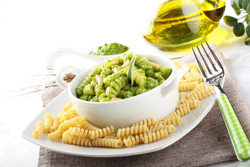 Pasta with rocket cream and sage