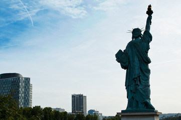 statue de la liberté à Paris