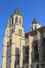 Fototapeta na wymiar Katedra Saint-Łagodny Dijon