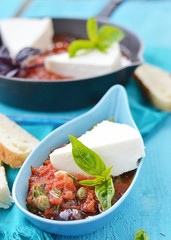 cheese with tomato sause.