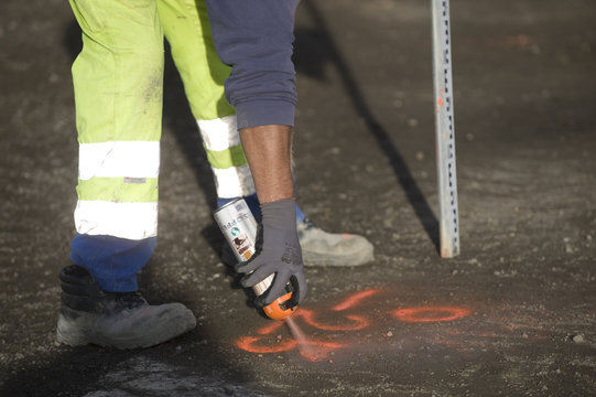 BTP-Peinture-Bombe-Marquage-Fluo