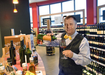 Weinprobe beim Weinhändler