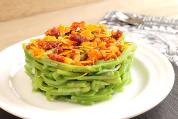 Judías verdes con almendras y sobrasada
