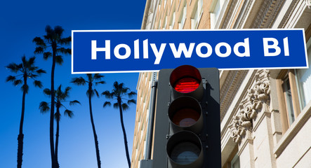Naklejka premium Ilustracja znak Hollywood Boulevard na palmach