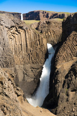 Litlanesfoss et Hengifoss