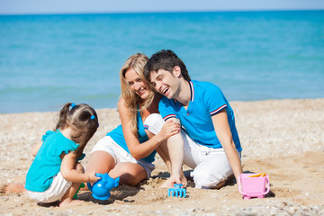 Fototapeta premium Family on beach vacation