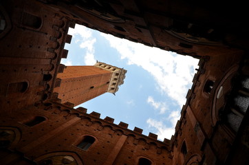 Fototapeta premium Majestatyczny Palazzo Pubblico w Sienie, Włochy