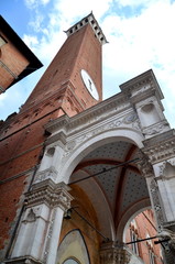 Majestatyczny Palazzo Pubblico w Sienie, Włochy