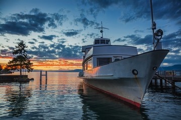Tourist ship at Lac Leman at dusk © Oscar  Calero