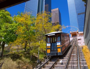 Tuinposter Los Angeles Angels flight funicular in downtown © lunamarina