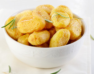 Roasted potatoes with rosemary