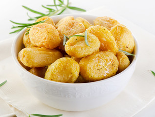 Roasted potatoes with rosemary