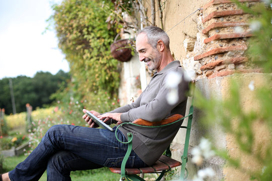 Man spending week-end in countryside