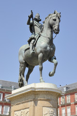 Equestrian statue at the Main Square in Madrid