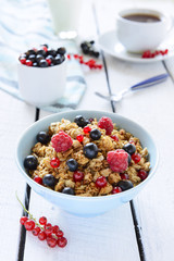 Healthy breakfast: baked granola with berries