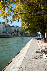 quai de Seine à Paris ile de la cité