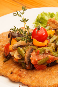Schnitzel with vegetables