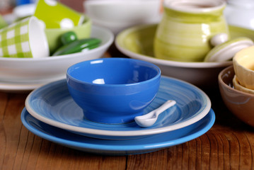 utensili cucina in ceramica colorata