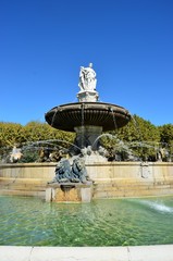AIX EN PCE : Fontaine de la Rotonde