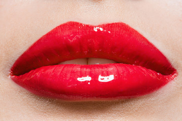 Obraz premium Close up of female red lips