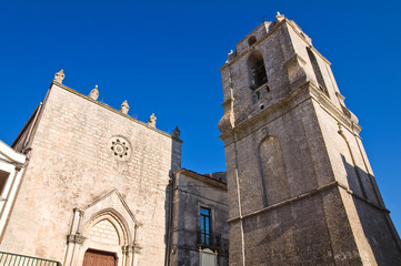 Fototapeta na wymiar Kościół św Benedetto. Monte Sant'Angelo. Apulia. Włochy.