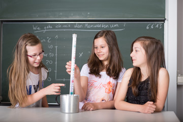 Versuch im Physik-Unterricht