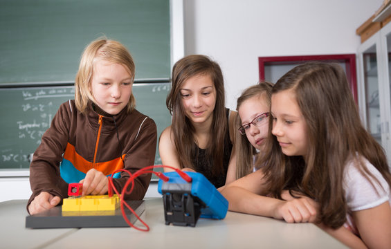 Versuch im Physik-Unterricht