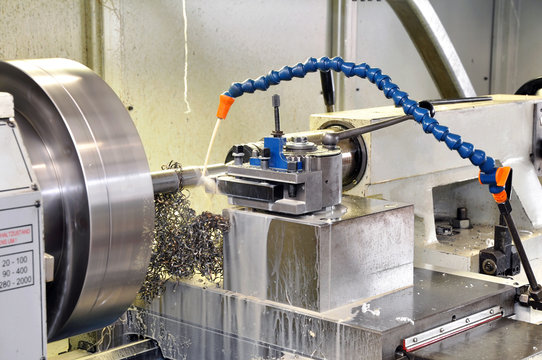 turning center cnc // CNC Drehmaschine Metallverarbeitungsprozes