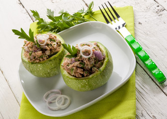 zucchinis stuffed with tuna and onions