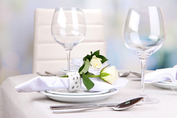 Table arrangement in restaurant