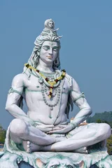 Selbstklebende Fototapeten Shiva-Statue in Rishikesh, Indien © OlegD