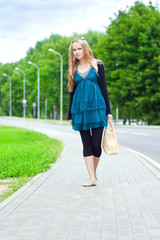 Obraz premium woman walking