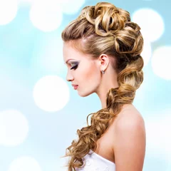  Woman with wedding hairstyle © Valua Vitaly