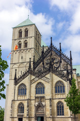 Fototapeta na wymiar St. Paulus Dom in Münster (Westfalen) - Die Südseite