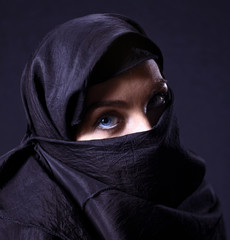 Naklejka premium arabic woman
