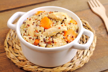 Quinoa con pollo y verduras