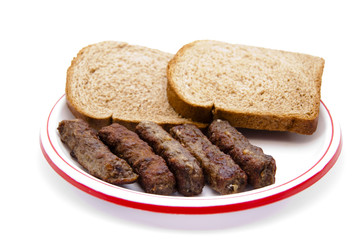 Hackfleischröllchen mit Toast