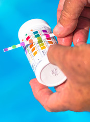 Contr&ocirc;ler le Ph d'une piscine individuelle