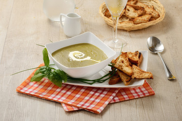 Vellutata di verdure con crostini