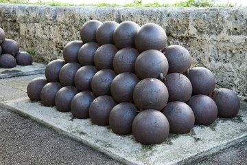 Photo sur Plexiglas Travaux détablissement Cannon balls