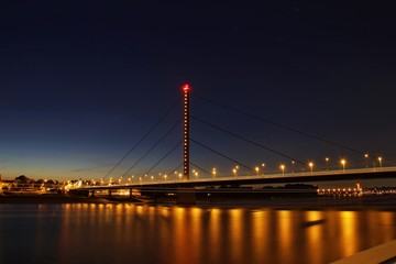 Fototapeta na wymiar Oberkasseler Brücke