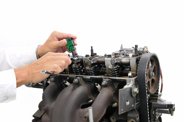 自動車のエンジン整備