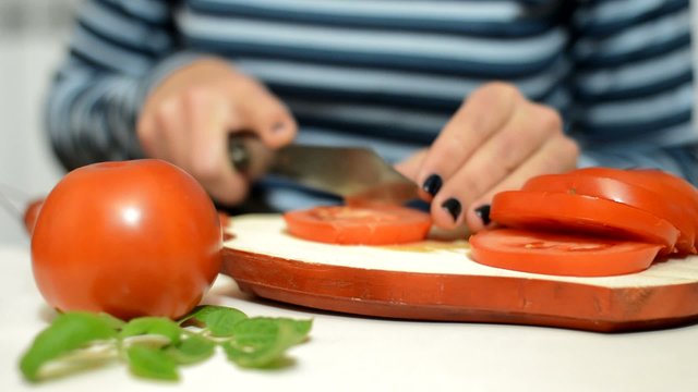 chop tomato
