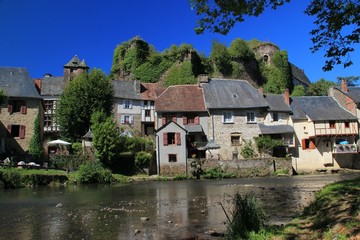 Fototapeta na wymiar Ségur-le-Château.(Corrèze)