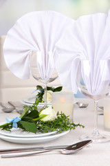 Table arrangement in restaurant