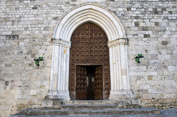 Sangemini, portone chiesa San Francesco