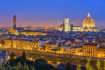Fototapeta na wymiar View on Florence at night