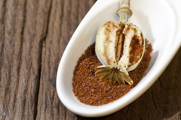 Mohnkapsel und Mohnsamen