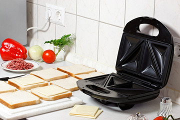Sandwich maker.