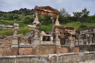 Fototapeta na wymiar Nymphaeum Trajana, Efez